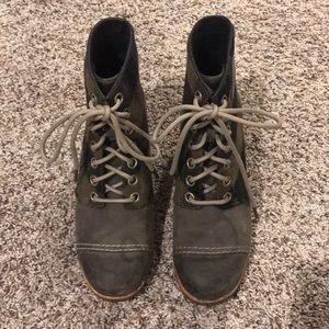 Joan of Arc wedge style Sorel boots